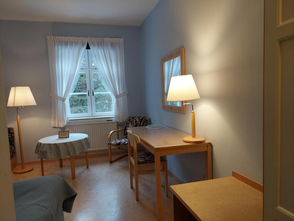 Bed and Breakfast Birgittagarden - Gaesthem - Birgittasystrarna à Falun Extérieur photo