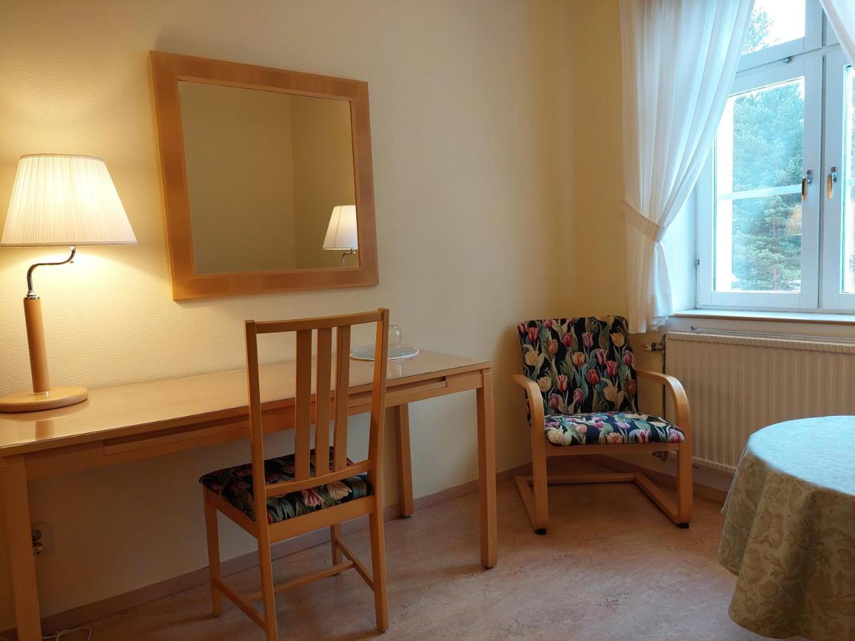 Bed and Breakfast Birgittagarden - Gaesthem - Birgittasystrarna à Falun Extérieur photo