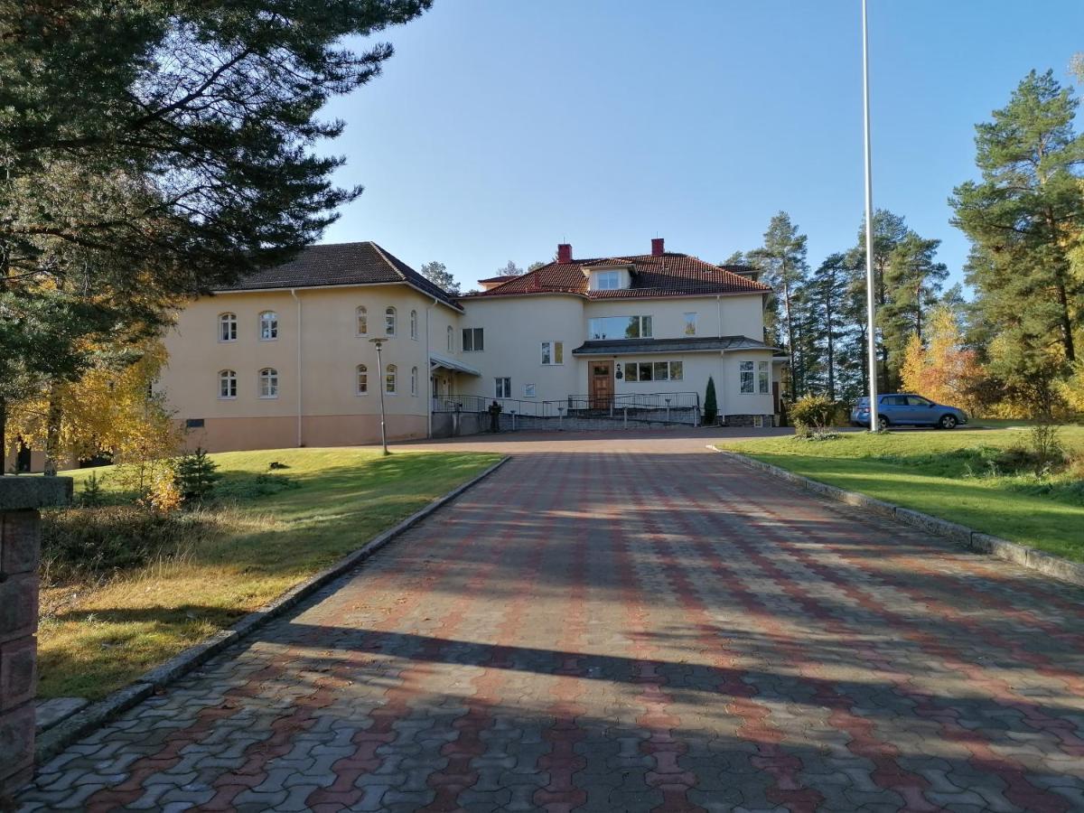 Bed and Breakfast Birgittagarden - Gaesthem - Birgittasystrarna à Falun Extérieur photo