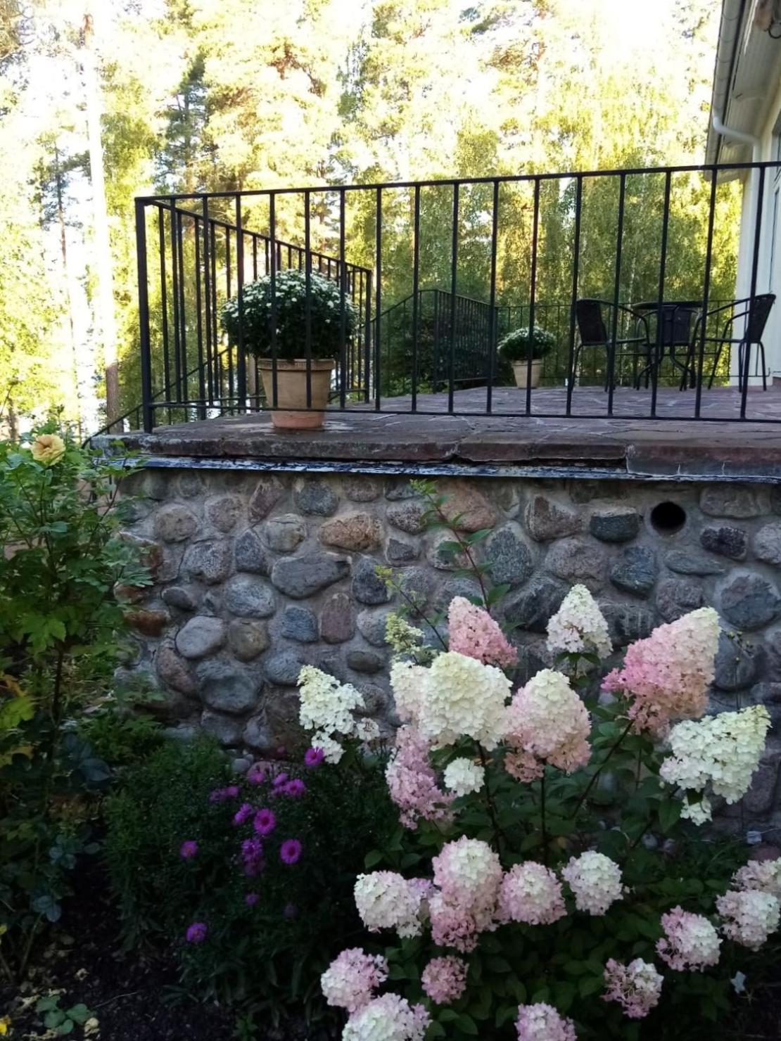 Bed and Breakfast Birgittagarden - Gaesthem - Birgittasystrarna à Falun Extérieur photo